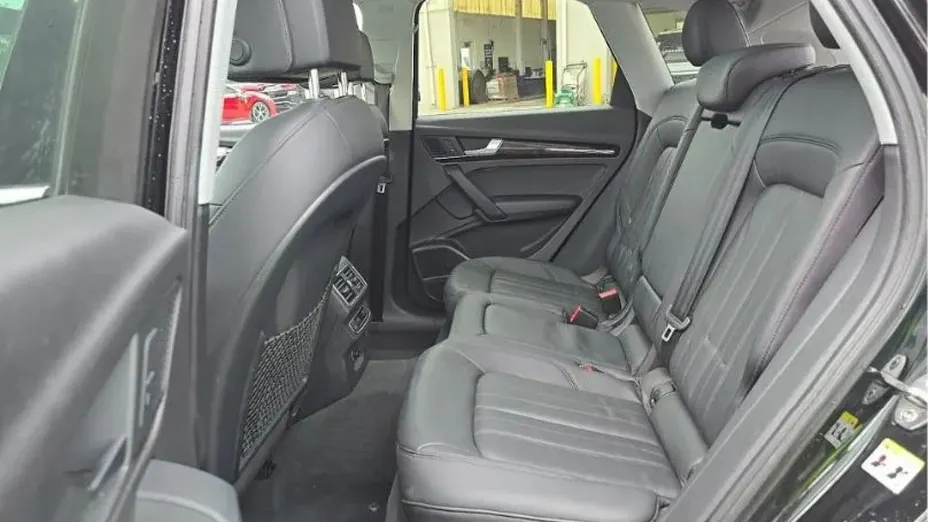 AUDI Q5 -