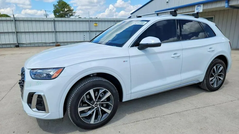 AUDI Q5 -