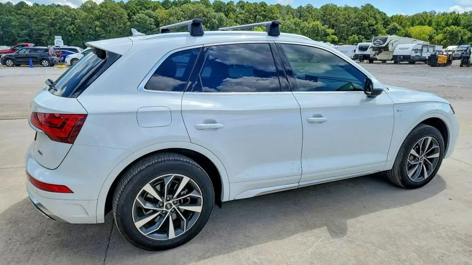 AUDI Q5 -