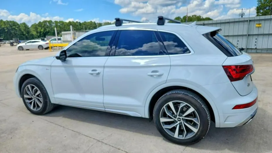 AUDI Q5 -
