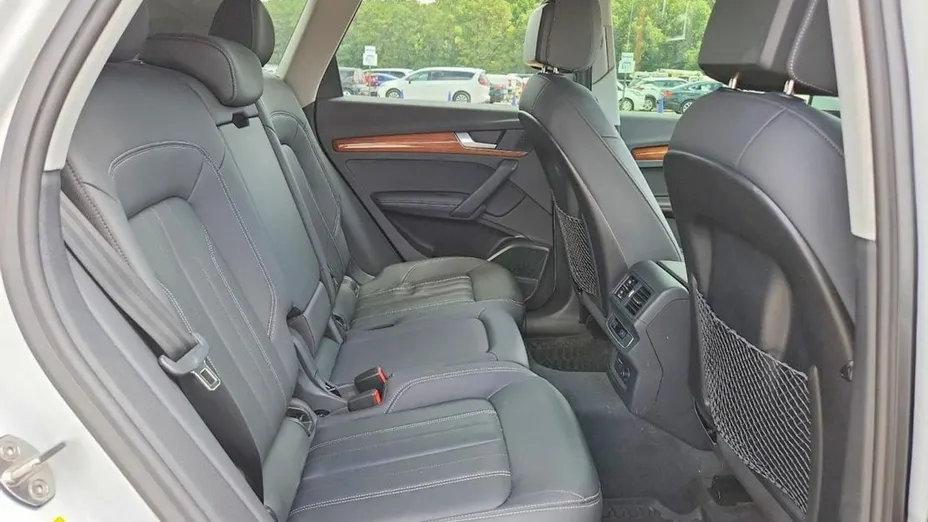 AUDI Q5 -