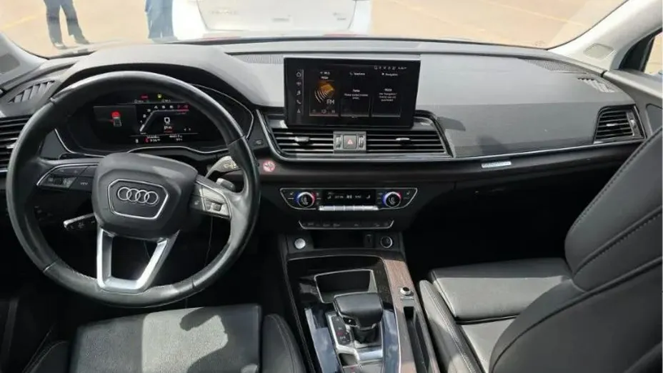 AUDI Q5 -