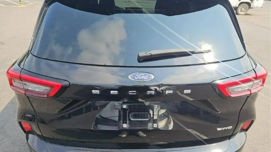 FORD Escape -