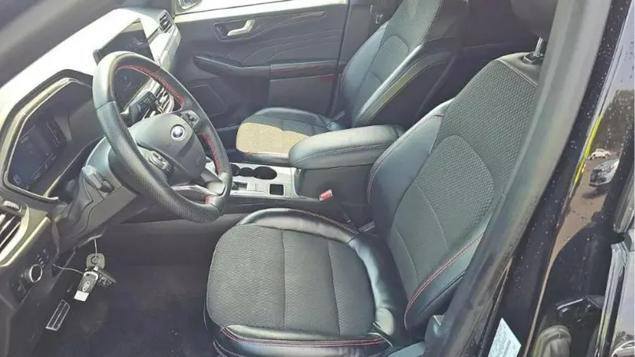 FORD Escape -