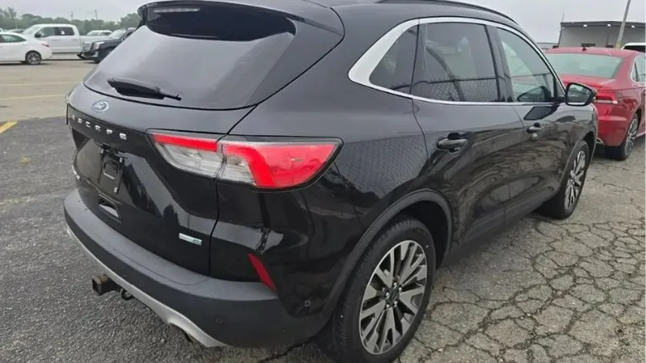 FORD Escape -
