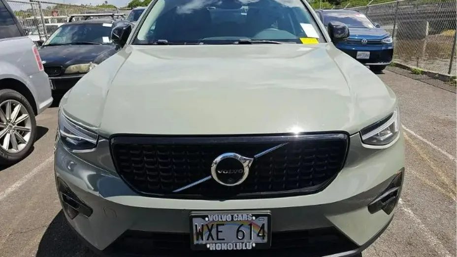 VOLVO XC40 -