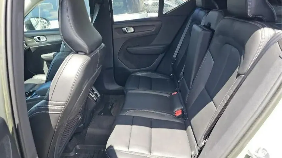 VOLVO XC40 -