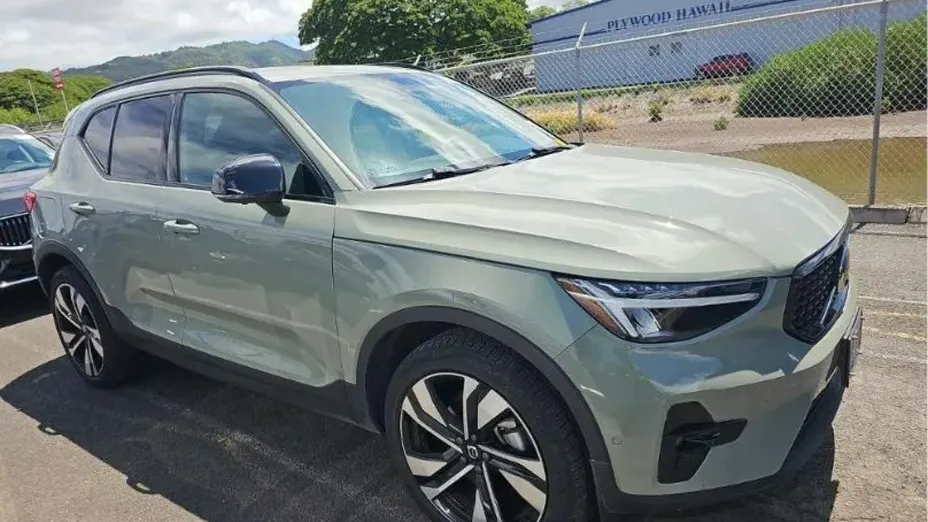 VOLVO XC40 -