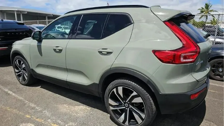 VOLVO XC40 -