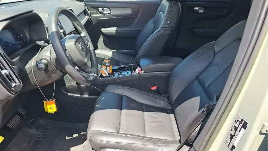 VOLVO XC40 -