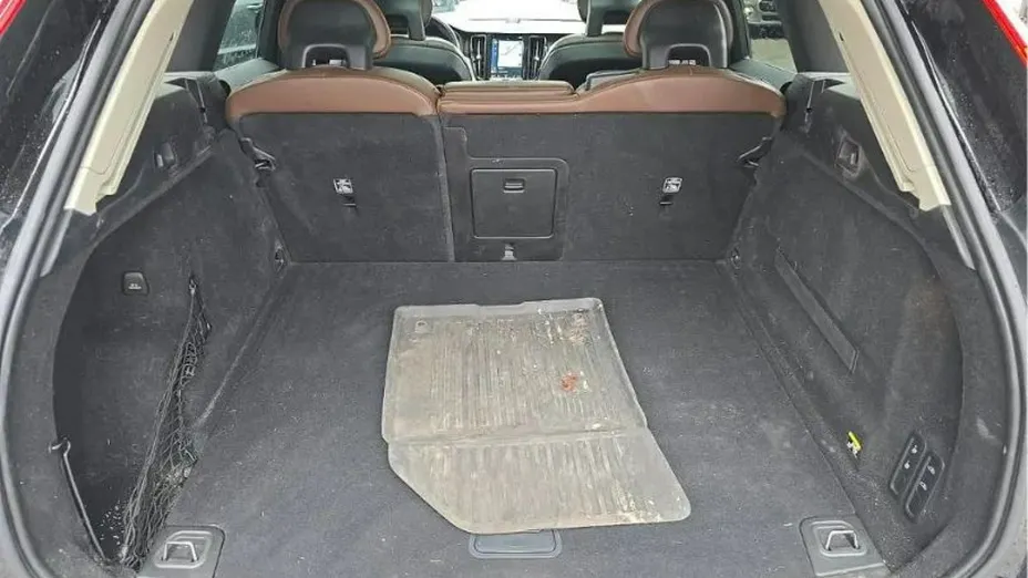 VOLVO XC60 -