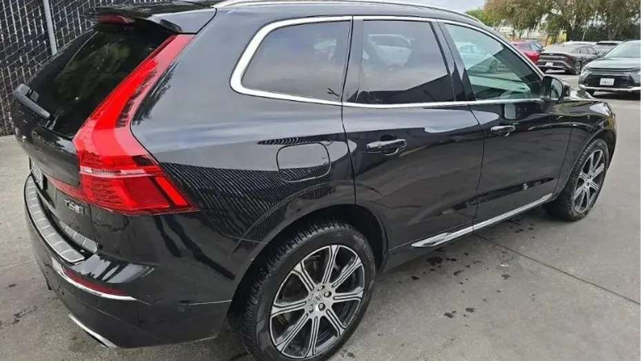 VOLVO XC60 -