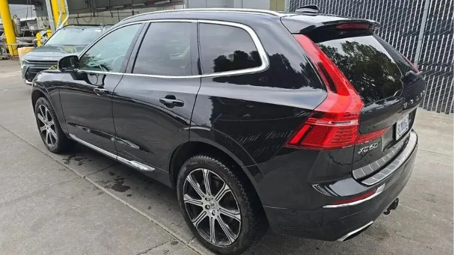 VOLVO XC60 -