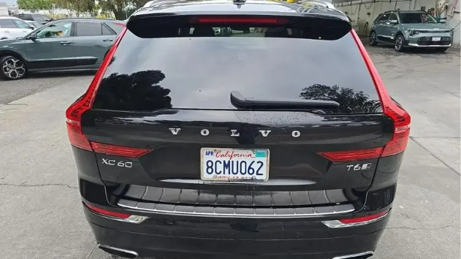 VOLVO XC60 -