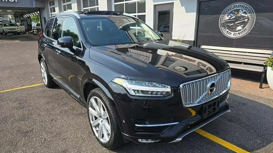 VOLVO XC90 -