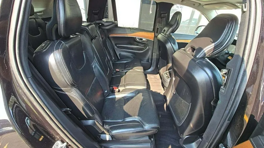 VOLVO XC90 -