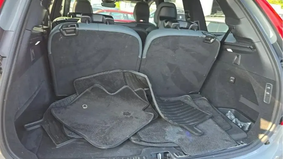 VOLVO XC90 -