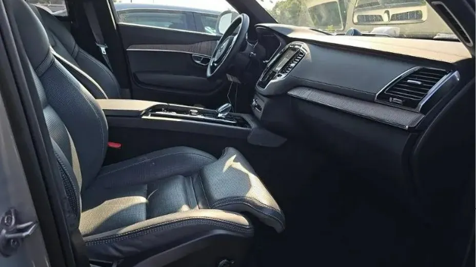 VOLVO XC90 -