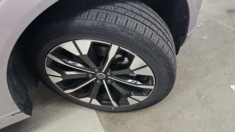 VOLVO XC60 -