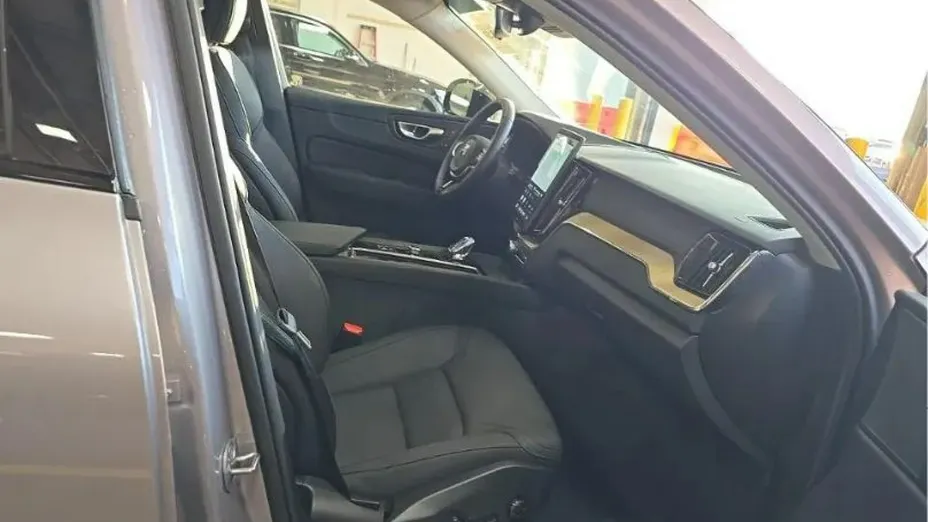 VOLVO XC60 -