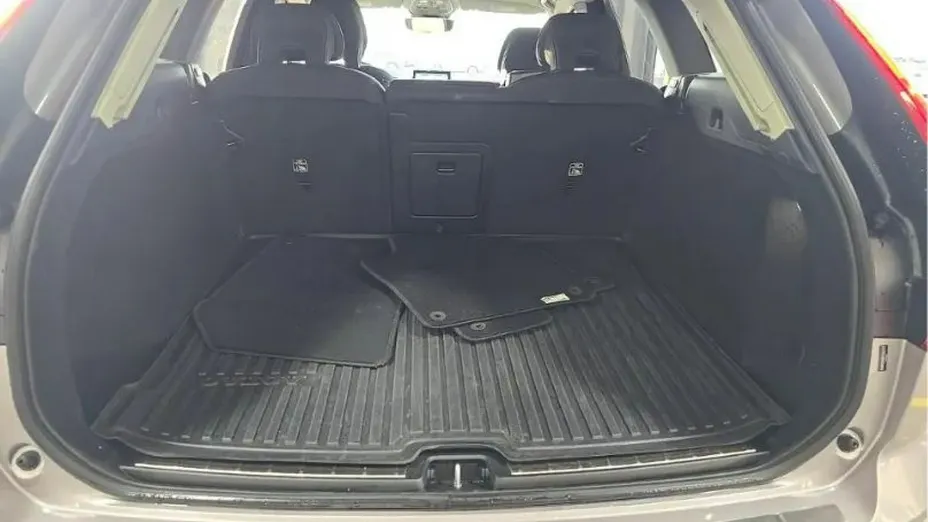 VOLVO XC60 -