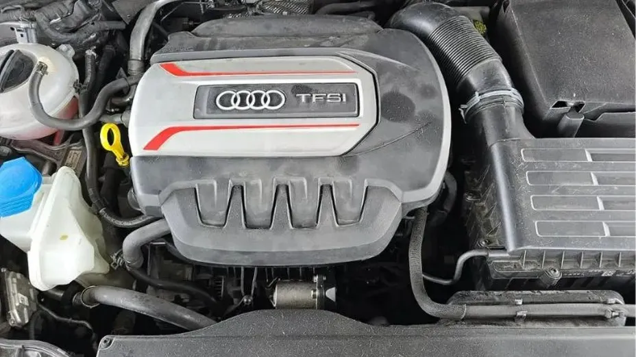 AUDI S3 -