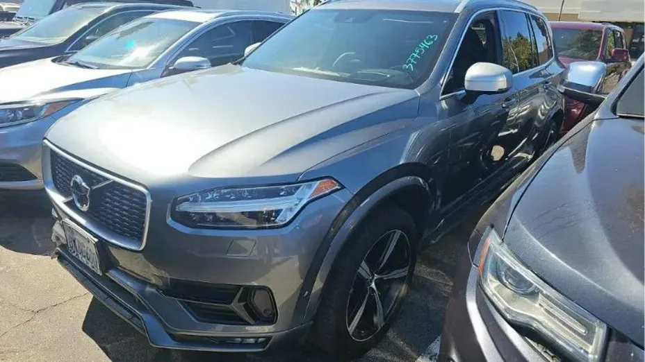VOLVO XC90 -