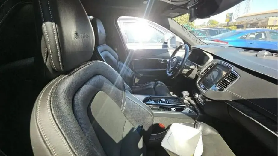 VOLVO XC90 -