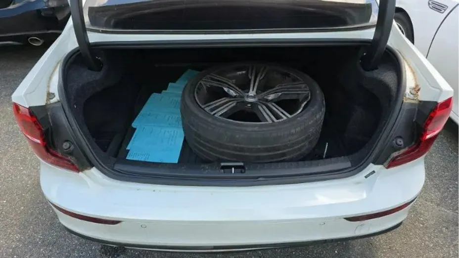 VOLVO S60 -