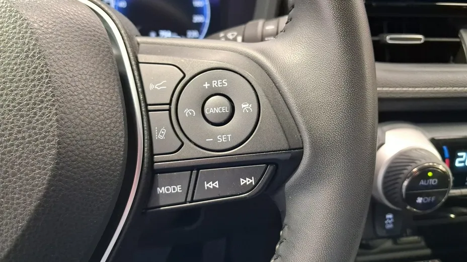 TOYOTA RAV4 -