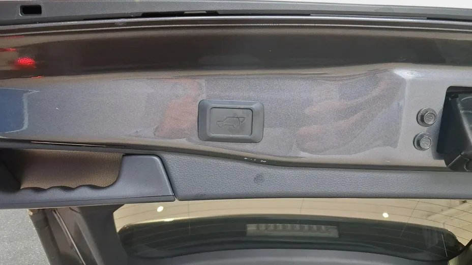 TOYOTA RAV4 -