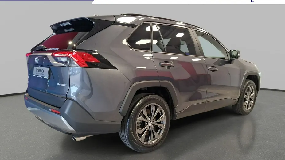 TOYOTA RAV4 -