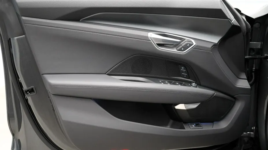 AUDI e-tron GT -