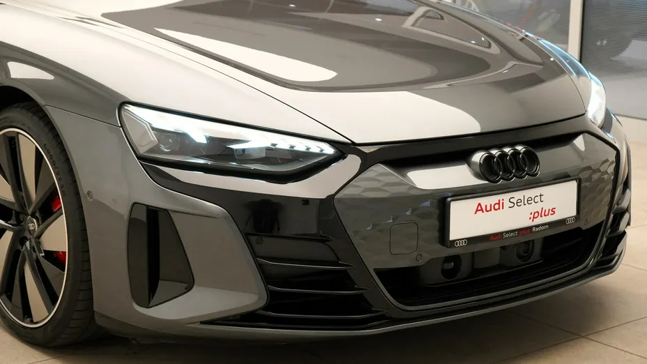 AUDI e-tron GT -