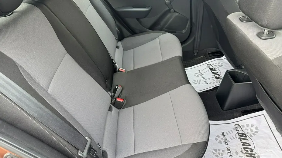 HYUNDAI i20 -