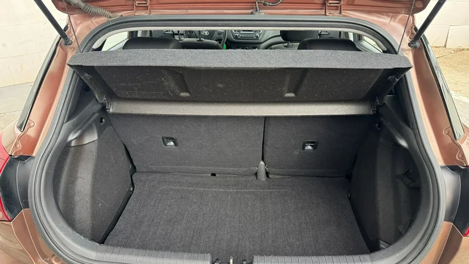 HYUNDAI i20 -