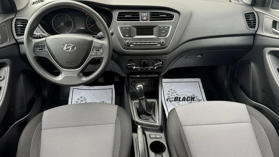 HYUNDAI i20 -