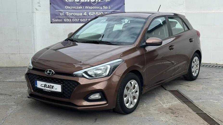 HYUNDAI i20 -