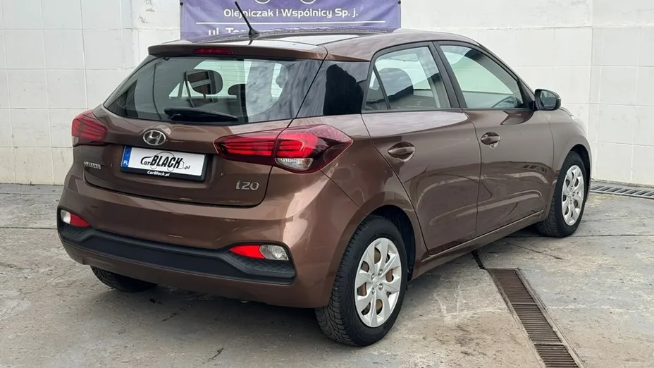 HYUNDAI i20 -