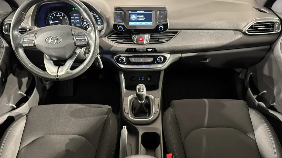 HYUNDAI i30 -