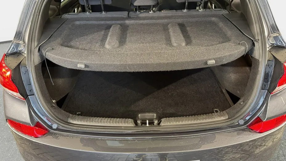 HYUNDAI i30 -