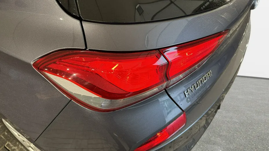 HYUNDAI i30 -