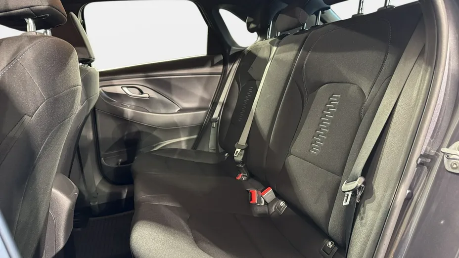 HYUNDAI i30 -