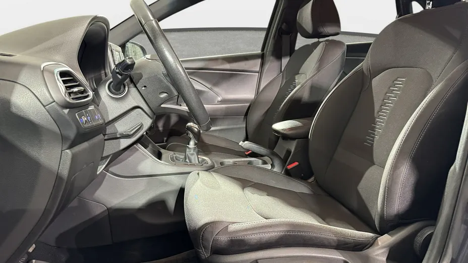 HYUNDAI i30 -