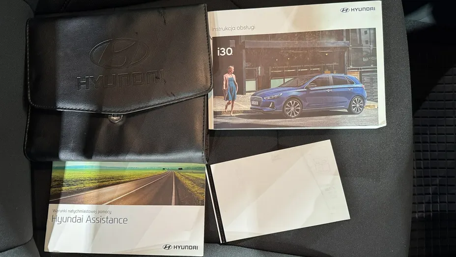 HYUNDAI i30 -