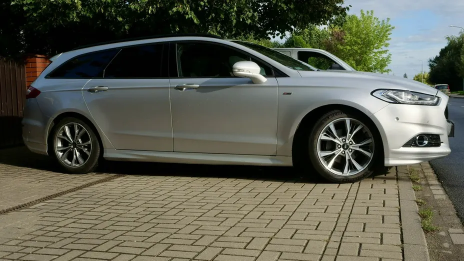 FORD Mondeo -