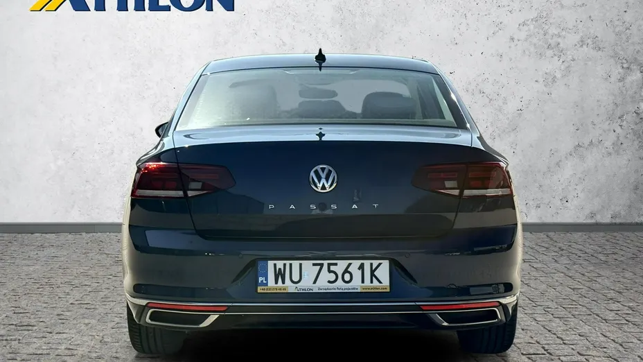 VOLKSWAGEN Passat -