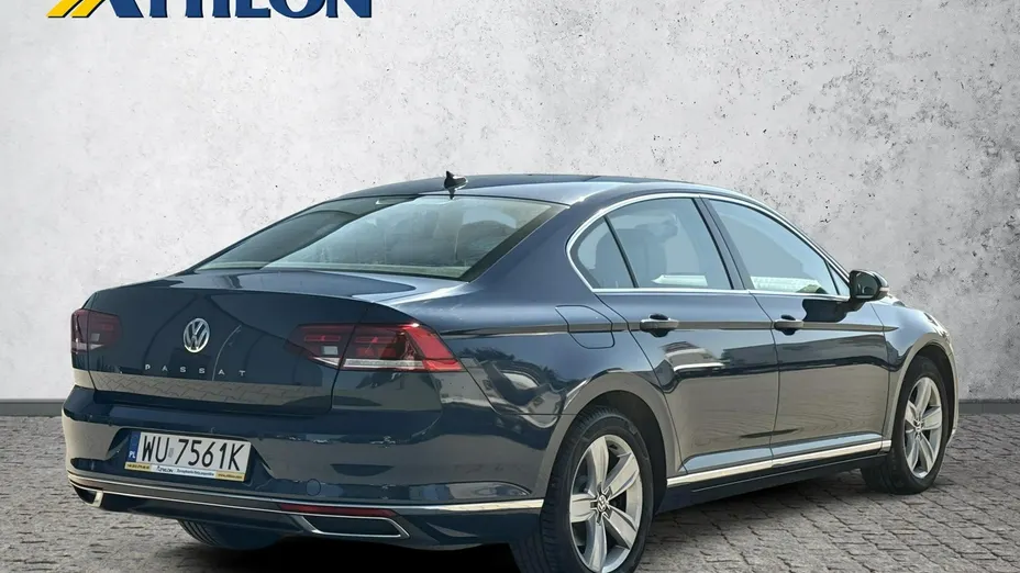 VOLKSWAGEN Passat -