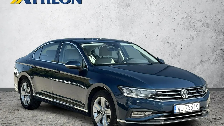 VOLKSWAGEN Passat -