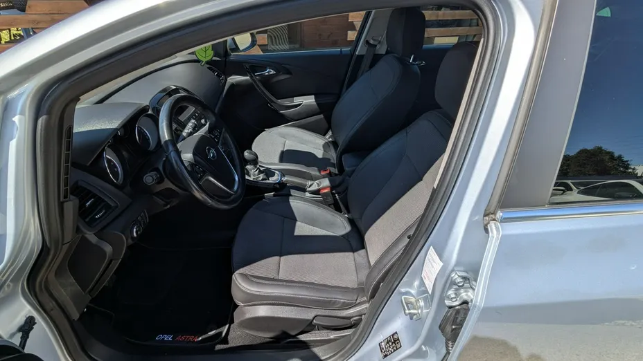 OPEL Astra -